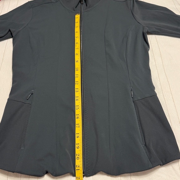 Athleta Shanti Jacket Stretch Size Medium EUC - Picture 7 of 7